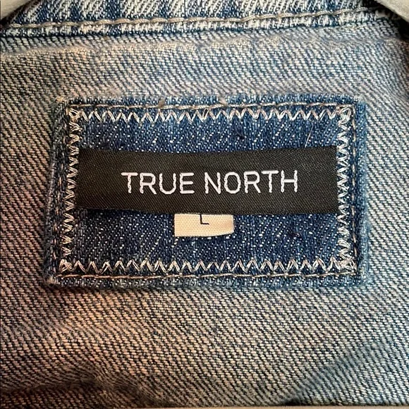 ❌SOLD❌TRUE NORTH Denim Jacket with Crochet detailing size M - Picture 4 of 8